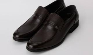 华伦天奴设计理念 卓凡尼华伦天奴